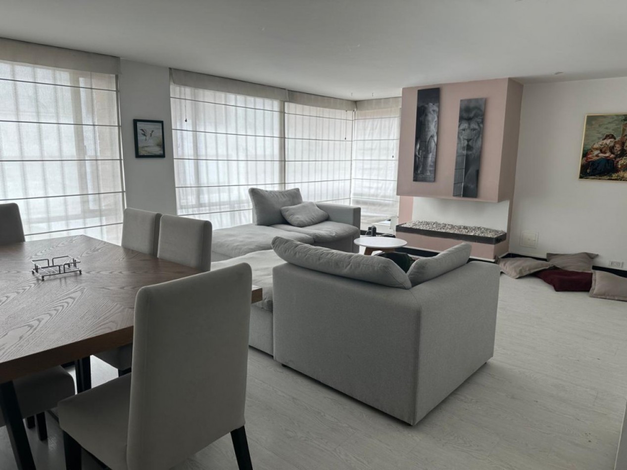 Se vende hermoso apartamento en Santa Barbara, Usaquen