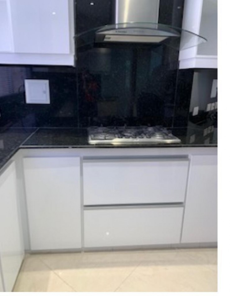 Se vende hermoso apartamento en Santa Barbara, Usaquen