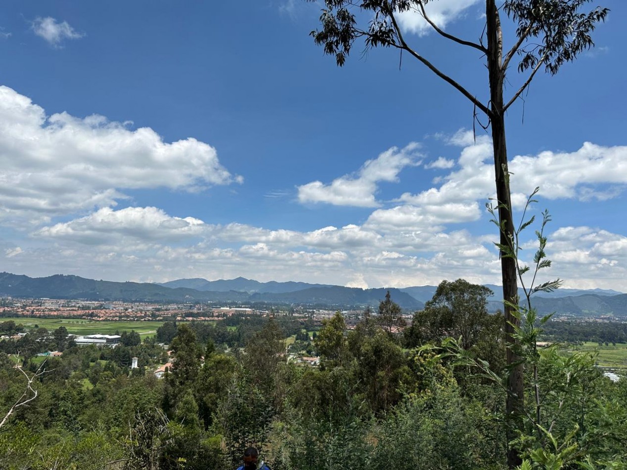 VENDO LOTE ALTOS DE YERBABUENA VISTA A LA SABANA