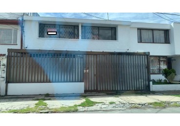 ARRIENDO CASA PASADENA  260 m